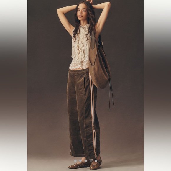 The Izzy Relaxed Pull on Corduroy Barrel Pants by Pilcro -NWT- - Picture 4 of 4